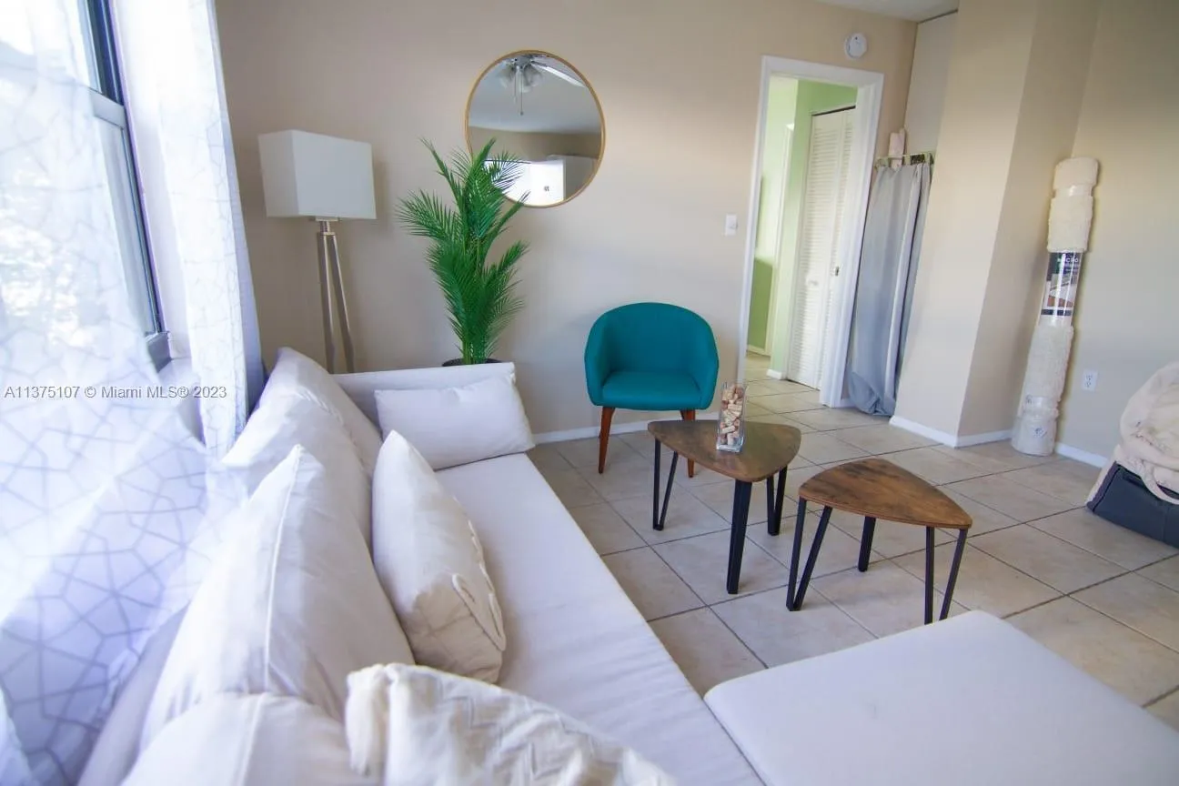 753 Michigan Ave 2d, Miami Beach, Florida 33139, Miami Beach, Florida 33139, 1 Bedroom Bedrooms, ,1 BathroomBathrooms,Residential Lease,For Rent,753 Michigan Ave 2d, Miami Beach, Florida 33139,A11375107