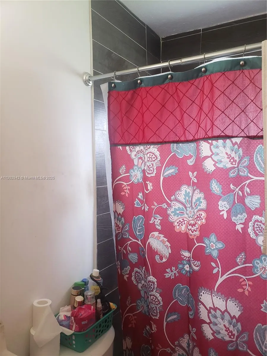 2865 Nw 22nd Ave, Miami, Florida 33142, Miami, Florida 33142, ,Residential Income,For Sale,2865 Nw 22nd Ave, Miami, Florida 33142,A11392942