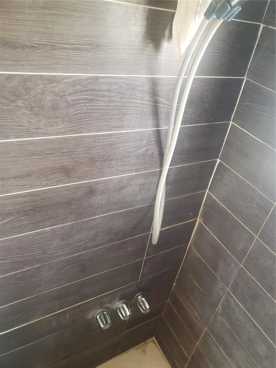 2865 Nw 22nd Ave, Miami, Florida 33142, Miami, Florida 33142, ,Residential Income,For Sale,2865 Nw 22nd Ave, Miami, Florida 33142,A11392942