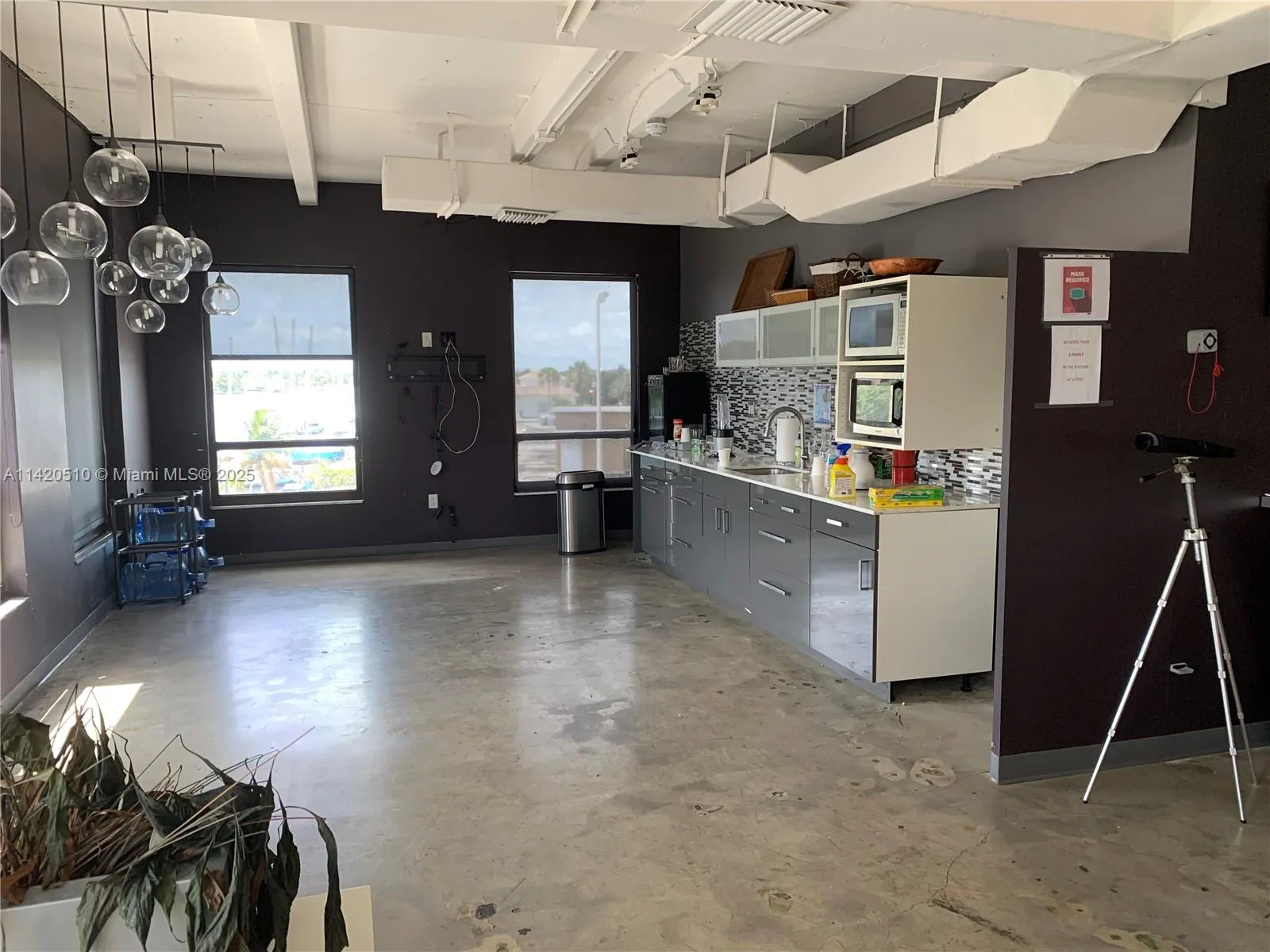1975 E Sunrise Blvd various, Fort Lauderdale, Flor, Fort Lauderdale, Florida 33304, ,Commercial Lease,For Rent,1975 E Sunrise Blvd various, Fort Lauderdale, Flor,A11420510
