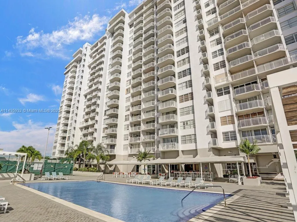 18051 Biscayne Blvd 304, Aventura, Florida 33160, Aventura, Florida 33160, 2 Bedrooms Bedrooms, ,2 BathroomsBathrooms,Residential,For Sale,18051 Biscayne Blvd 304, Aventura, Florida 33160,A11435932