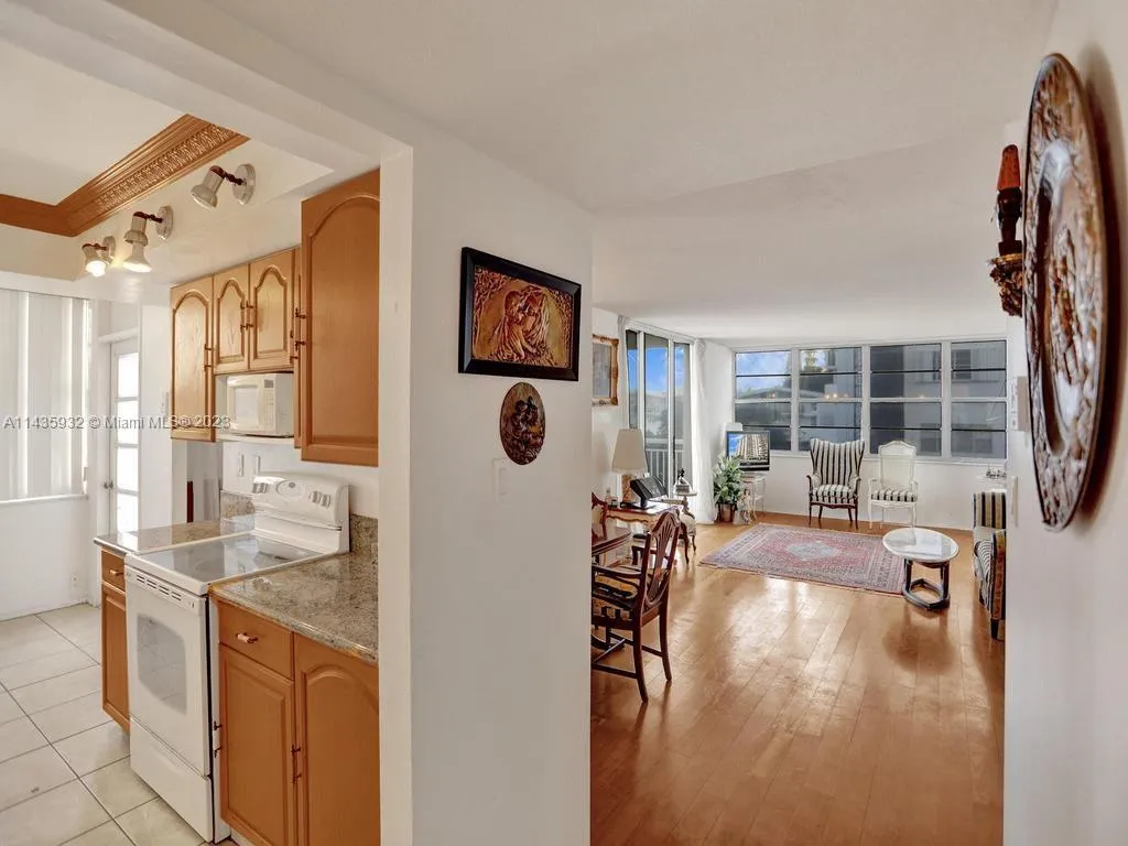 18051 Biscayne Blvd 304, Aventura, Florida 33160, Aventura, Florida 33160, 2 Bedrooms Bedrooms, ,2 BathroomsBathrooms,Residential,For Sale,18051 Biscayne Blvd 304, Aventura, Florida 33160,A11435932