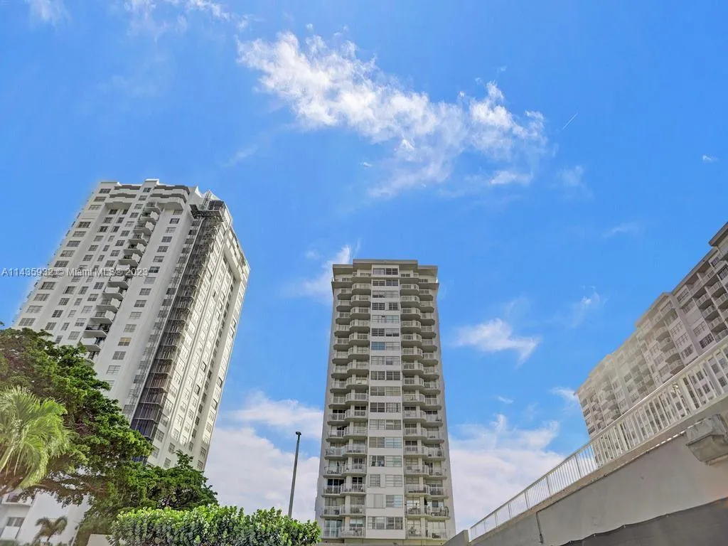 18051 Biscayne Blvd 304, Aventura, Florida 33160, Aventura, Florida 33160, 2 Bedrooms Bedrooms, ,2 BathroomsBathrooms,Residential,For Sale,18051 Biscayne Blvd 304, Aventura, Florida 33160,A11435932