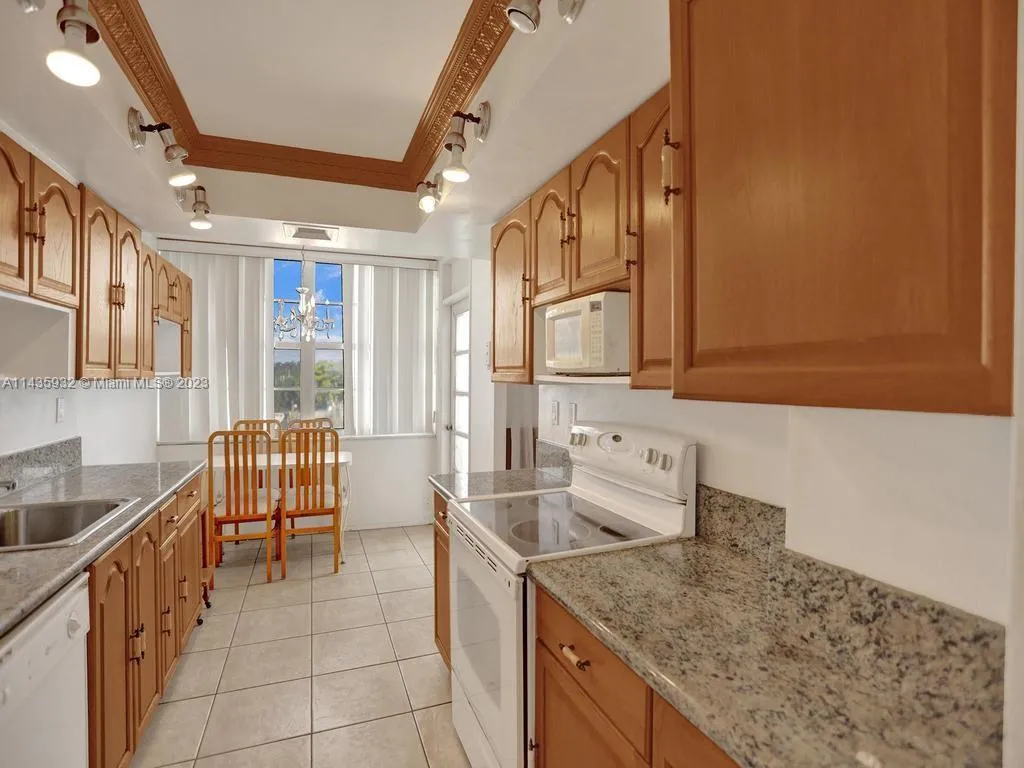 18051 Biscayne Blvd 304, Aventura, Florida 33160, Aventura, Florida 33160, 2 Bedrooms Bedrooms, ,2 BathroomsBathrooms,Residential,For Sale,18051 Biscayne Blvd 304, Aventura, Florida 33160,A11435932