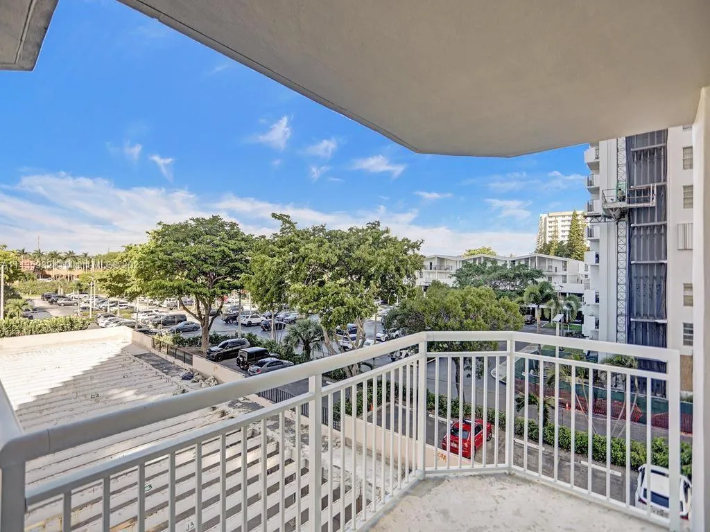 18051 Biscayne Blvd 304, Aventura, Florida 33160, Aventura, Florida 33160, 2 Bedrooms Bedrooms, ,2 BathroomsBathrooms,Residential,For Sale,18051 Biscayne Blvd 304, Aventura, Florida 33160,A11435932