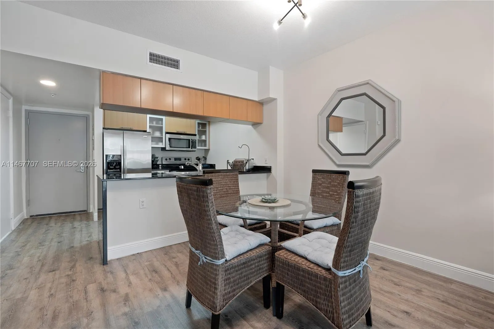 1750 N Bayshore Dr 1405, Miami, Florida 33132, Miami, Florida 33132, 1 Bedroom Bedrooms, ,1 BathroomBathrooms,Residential Lease,For Rent,1750 N Bayshore Dr 1405, Miami, Florida 33132,A11467707