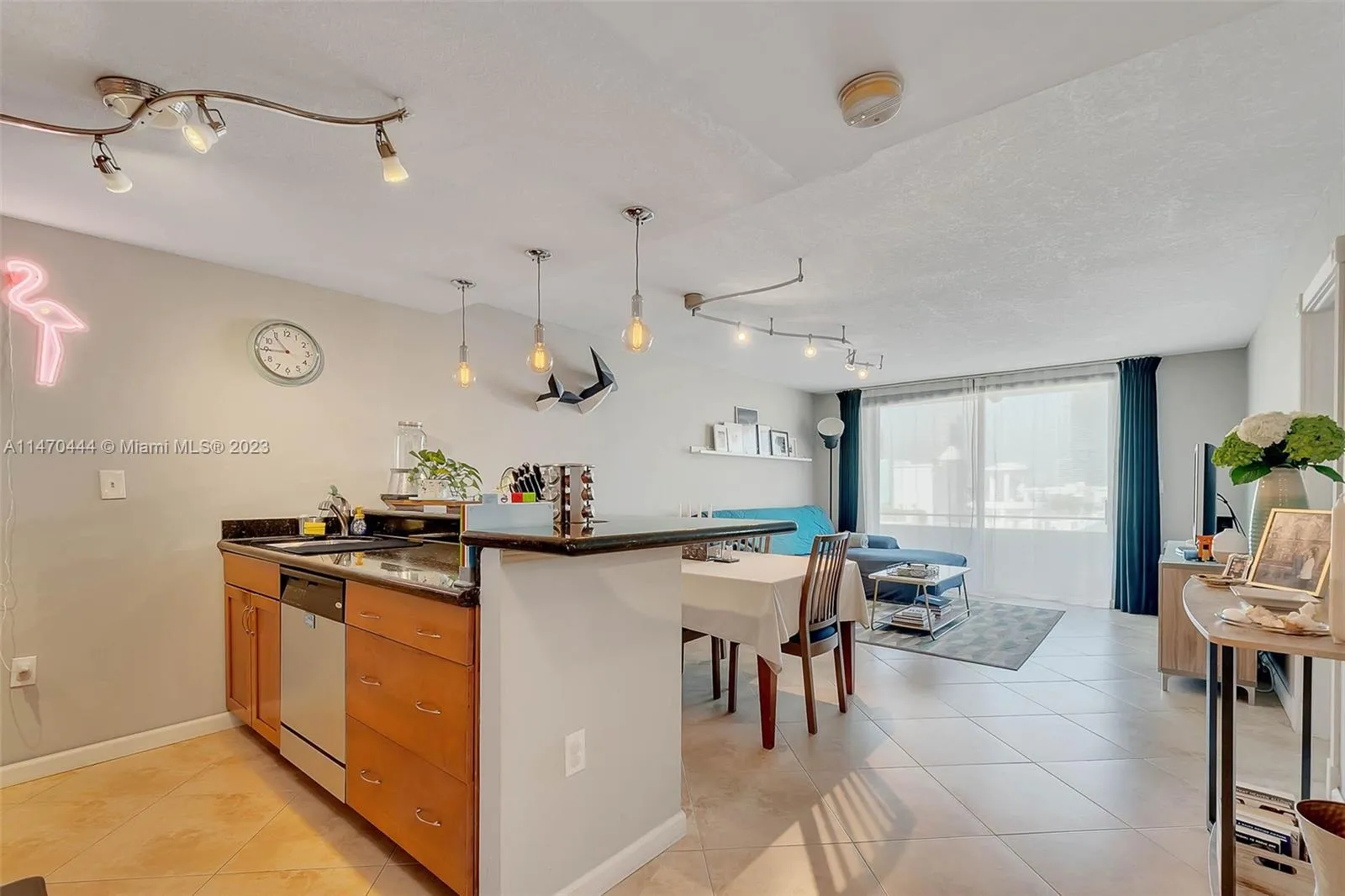 465 Ocean Dr 804, Miami Beach, Florida 33139, Miami Beach, Florida 33139, 1 Bedroom Bedrooms, ,1 BathroomBathrooms,Residential,For Sale,465 Ocean Dr 804, Miami Beach, Florida 33139,A11470444