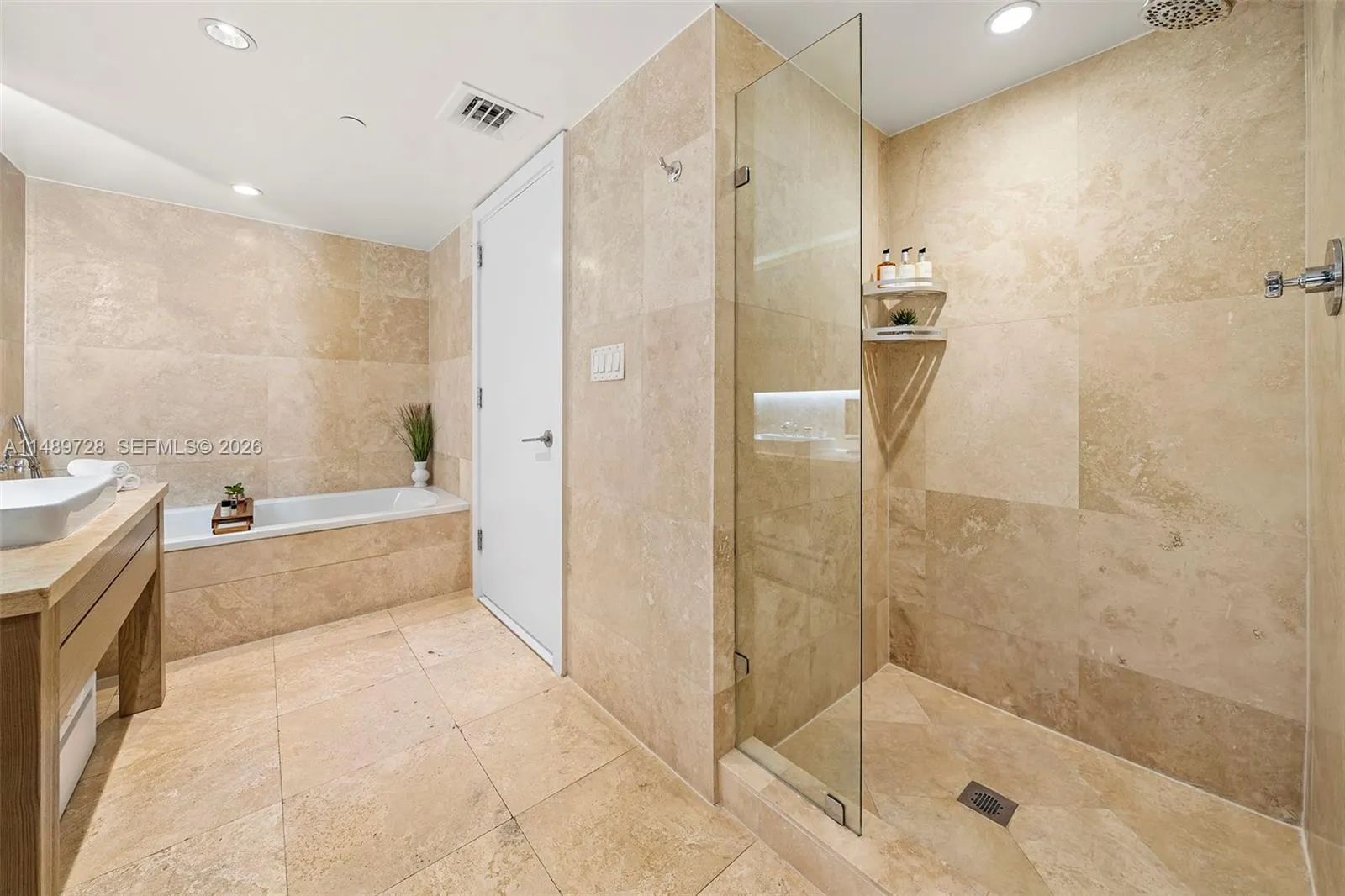 102 24th St 1412, Miami Beach, Florida 33139, Miami Beach, Florida 33139, 1 Bedroom Bedrooms, ,1 BathroomBathrooms,Residential Lease,For Rent,102 24th St 1412, Miami Beach, Florida 33139,A11489728