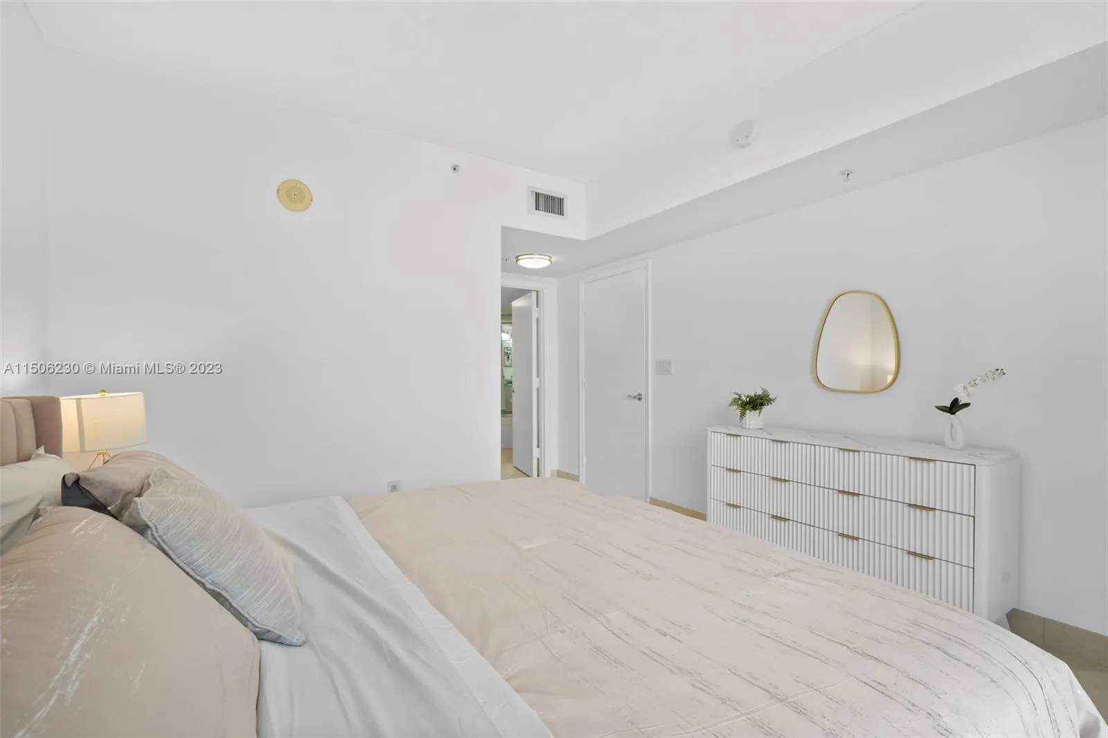 16699 Collins Ave 1710, Sunny Isles Beach, Florida, Sunny Isles Beach, Florida 33160, 1 Bedroom Bedrooms, ,1 BathroomBathrooms,Residential Lease,For Rent,16699 Collins Ave 1710, Sunny Isles Beach, Florida,A11506230