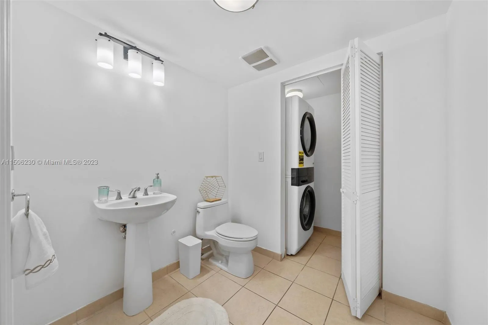 16699 Collins Ave 1710, Sunny Isles Beach, Florida, Sunny Isles Beach, Florida 33160, 1 Bedroom Bedrooms, ,1 BathroomBathrooms,Residential Lease,For Rent,16699 Collins Ave 1710, Sunny Isles Beach, Florida,A11506230