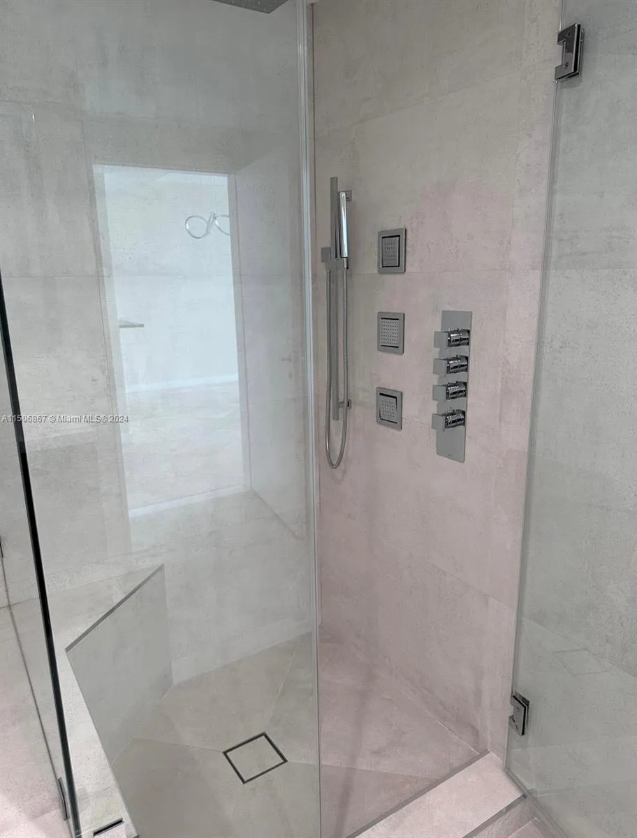 Miami Beach, Florida 33139, 1 Bedroom Bedrooms, ,1 BathroomBathrooms,Residential Lease,For Rent,A11506867