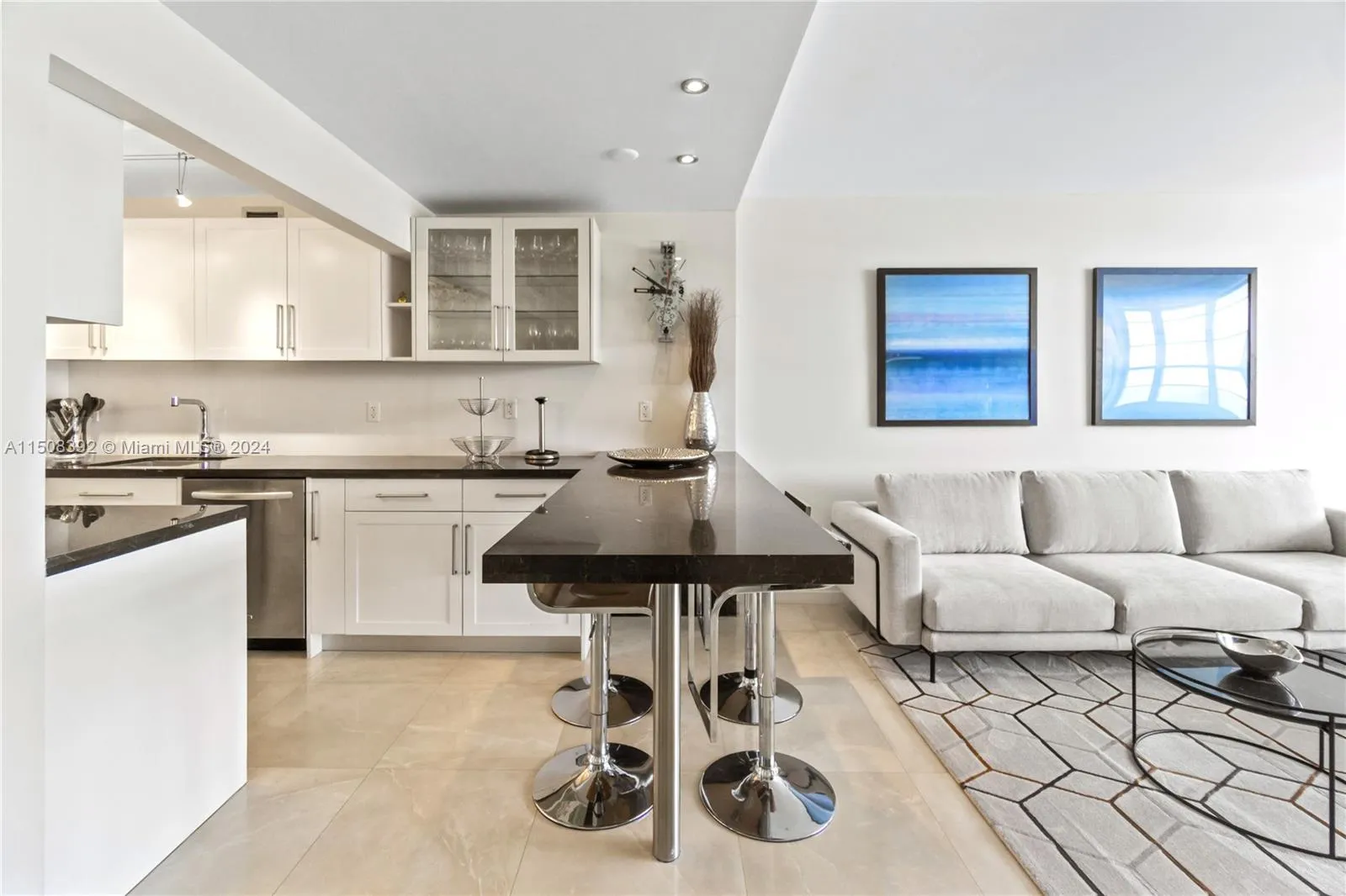 100 Lincoln Rd 1202, Miami Beach, Florida 33139, Miami Beach, Florida 33139, 1 Bedroom Bedrooms, ,1 BathroomBathrooms,Residential Lease,For Rent,100 Lincoln Rd 1202, Miami Beach, Florida 33139,A11508392