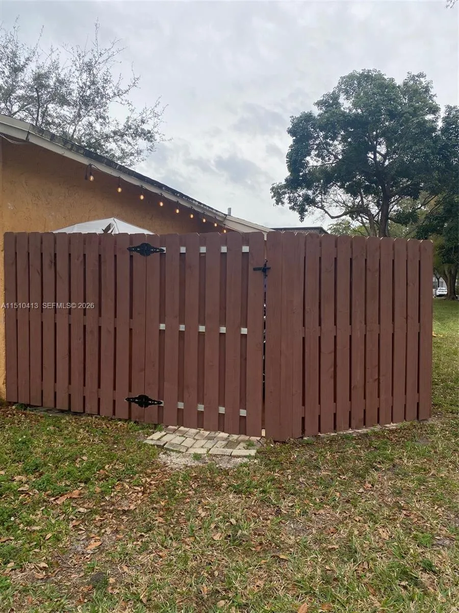 7351 W Sunrise Blvd 7351, Plantation, Florida 3331, Plantation, Florida 33313, 2 Bedrooms Bedrooms, ,2 BathroomsBathrooms,Residential,For Sale,7351 W Sunrise Blvd 7351, Plantation, Florida 3331,A11510413