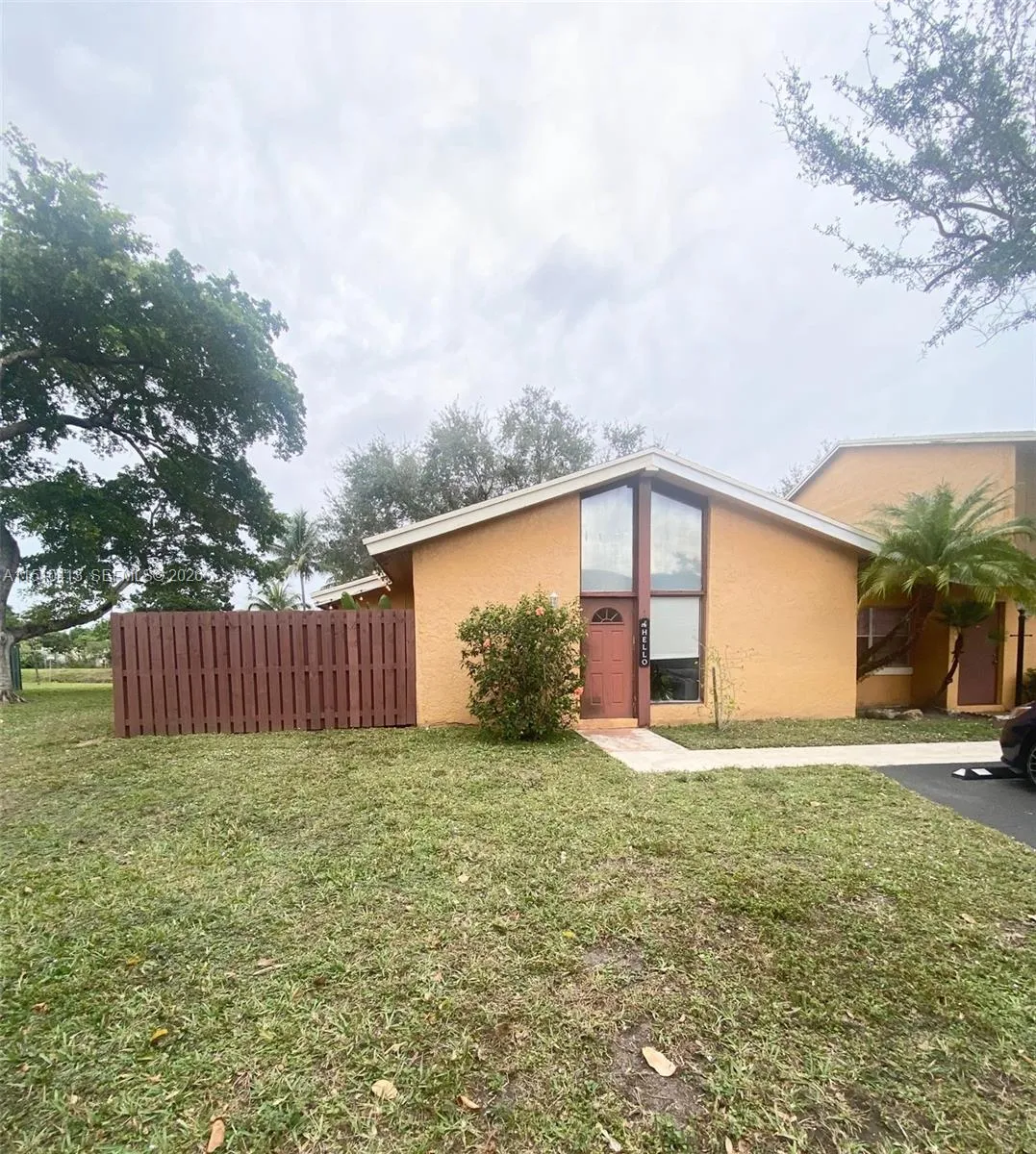 7351 W Sunrise Blvd 7351, Plantation, Florida 3331, Plantation, Florida 33313, 2 Bedrooms Bedrooms, ,2 BathroomsBathrooms,Residential,For Sale,7351 W Sunrise Blvd 7351, Plantation, Florida 3331,A11510413