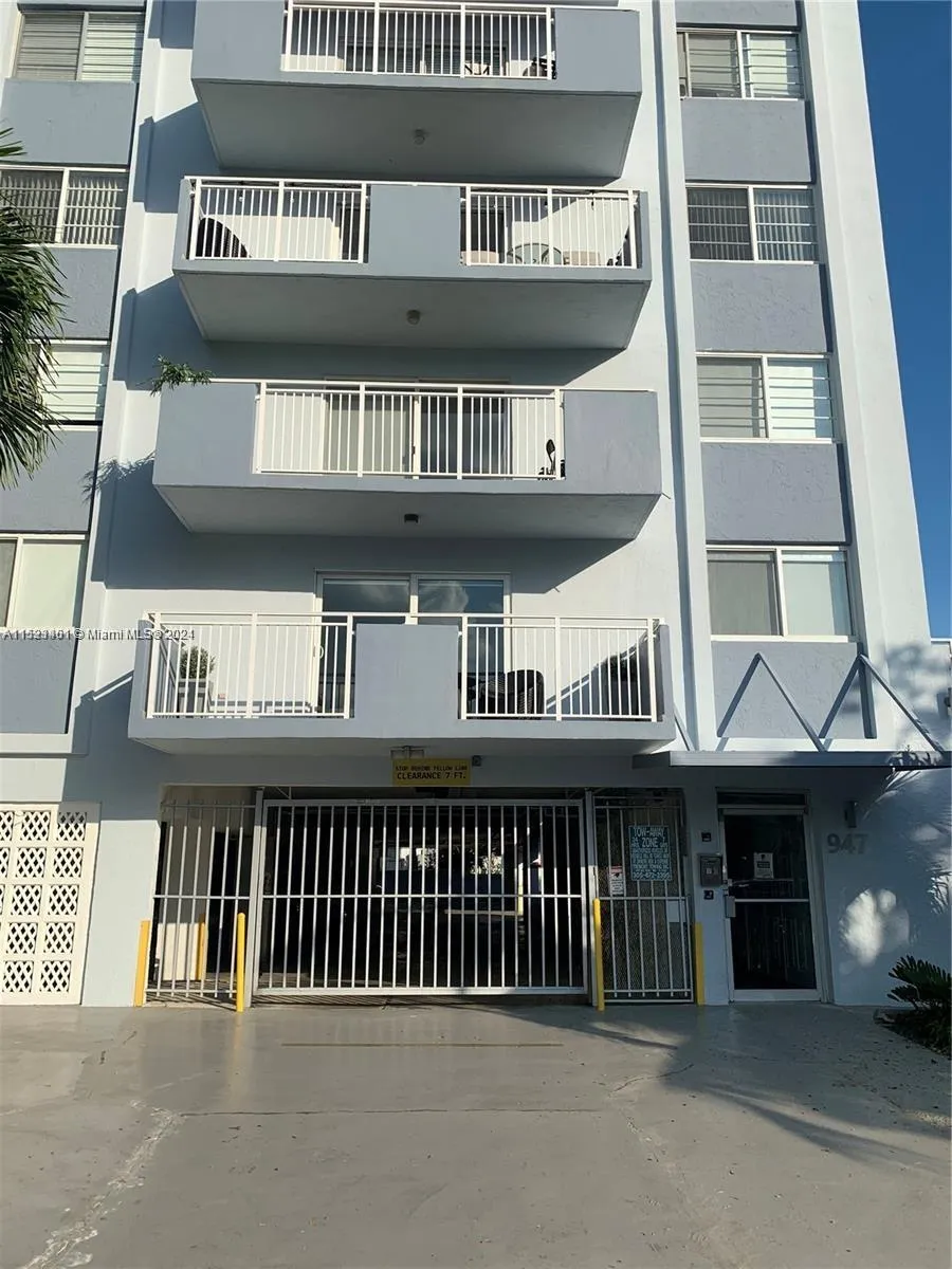 947 Lenox Ave 204, Miami Beach, Florida 33139, Miami Beach, Florida 33139, 1 Bedroom Bedrooms, ,1 BathroomBathrooms,Residential,For Sale,947 Lenox Ave 204, Miami Beach, Florida 33139,A11523401