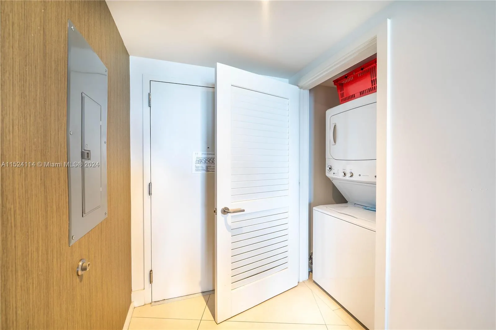 4111 S Ocean Dr 3112, Hollywood, Florida 33019, Hollywood, Florida 33019, 1 Bedroom Bedrooms, ,1 BathroomBathrooms,Residential,For Sale,4111 S Ocean Dr 3112, Hollywood, Florida 33019,A11524114