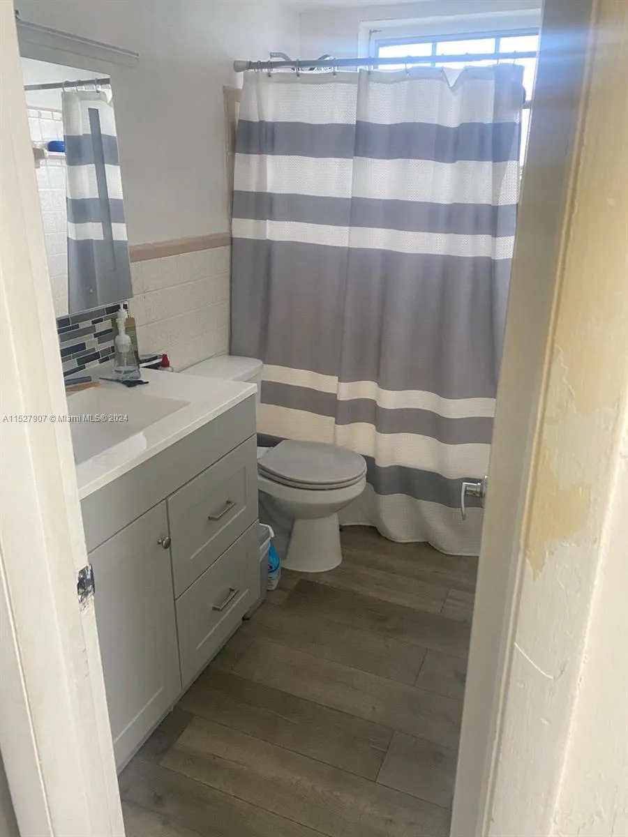 5500 Sw 77th Ct 201, Miami, Florida 33155, Miami, Florida 33155, 2 Bedrooms Bedrooms, ,1 BathroomBathrooms,Residential,For Sale,5500 Sw 77th Ct 201, Miami, Florida 33155,A11527907