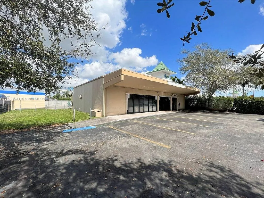 9465 SW 56th St, Miami, Florida 33165, Miami, Florida 33165, ,Commercial Sale,For Sale,9465 SW 56th St, Miami, Florida 33165,A11533590