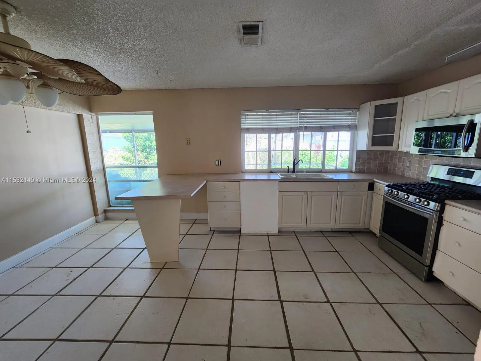 10551 Sunset Strip, Sunrise, Florida 33322, Sunrise, Florida 33322, 5 Bedrooms Bedrooms, ,2 BathroomsBathrooms,Residential,For Sale,10551 Sunset Strip, Sunrise, Florida 33322,A11532149