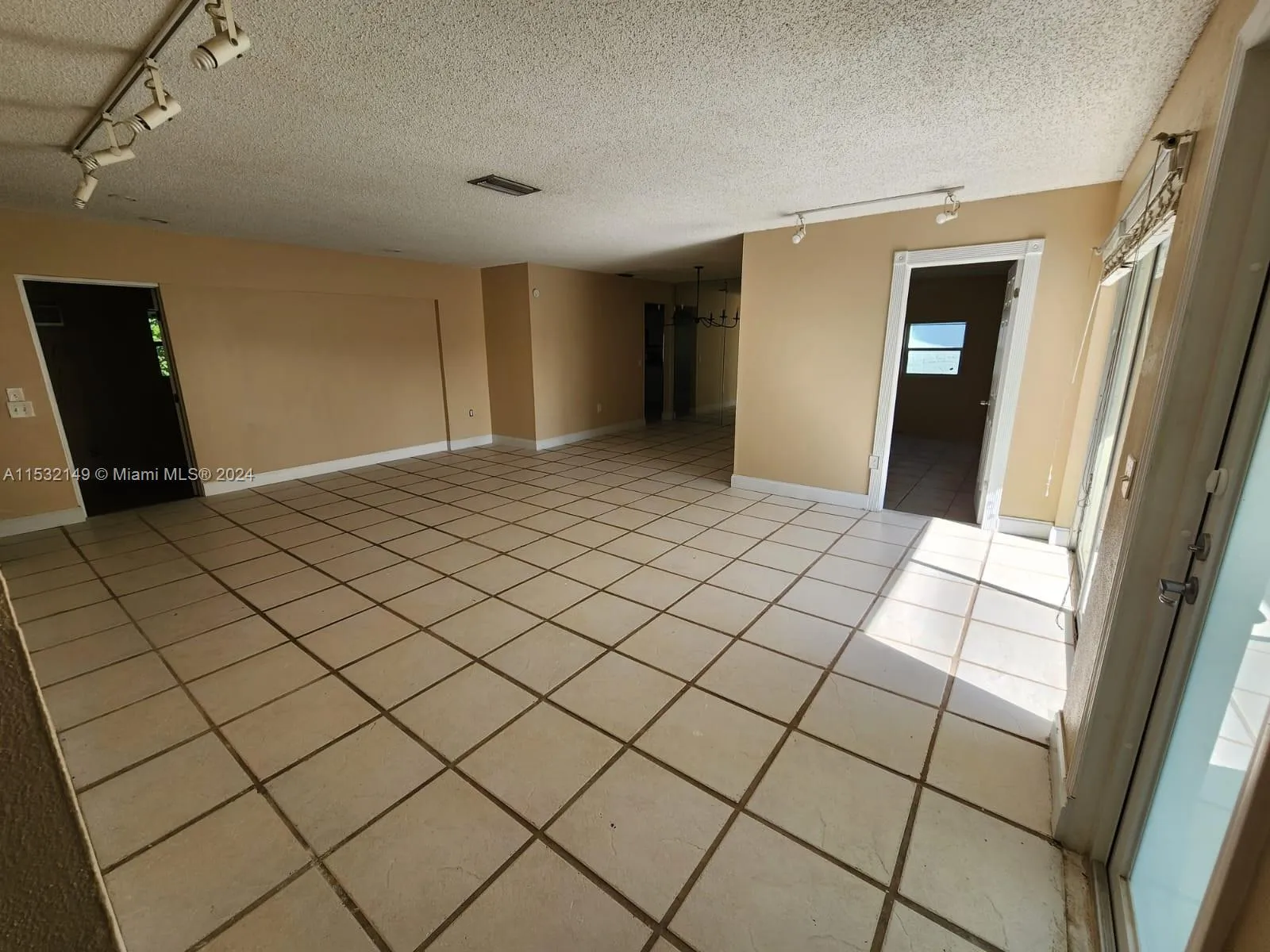 10551 Sunset Strip, Sunrise, Florida 33322, Sunrise, Florida 33322, 5 Bedrooms Bedrooms, ,2 BathroomsBathrooms,Residential,For Sale,10551 Sunset Strip, Sunrise, Florida 33322,A11532149