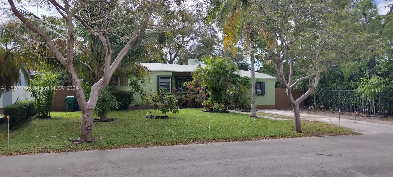 Miami, Florida 33137, 2 Bedrooms Bedrooms, ,1 BathroomBathrooms,Residential,For Sale,A11528589