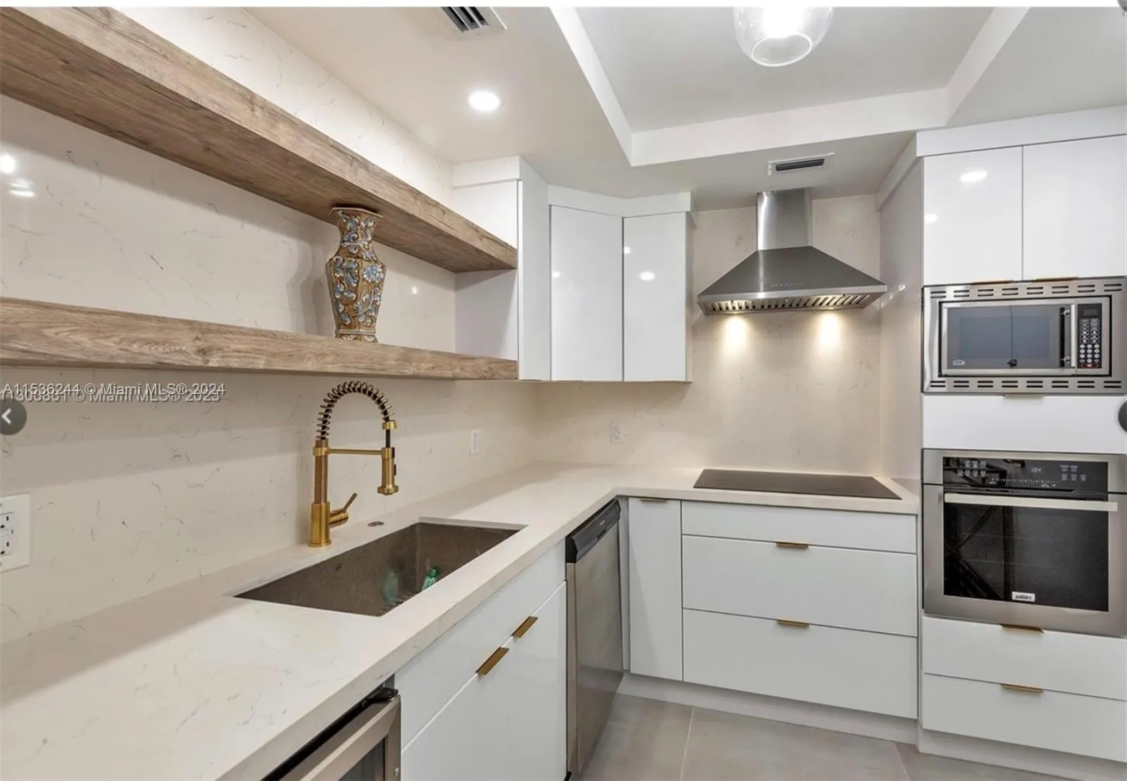 4001 S Ocean Dr 9F, Hollywood, Florida 33019, Hollywood, Florida 33019, 2 Bedrooms Bedrooms, ,2 BathroomsBathrooms,Residential Lease,For Rent,4001 S Ocean Dr 9F, Hollywood, Florida 33019,A11536244