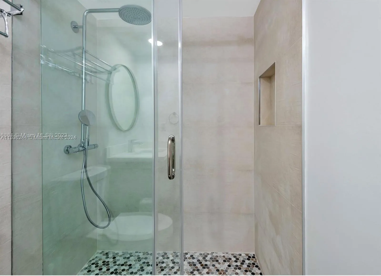 4001 S Ocean Dr 9F, Hollywood, Florida 33019, Hollywood, Florida 33019, 2 Bedrooms Bedrooms, ,2 BathroomsBathrooms,Residential Lease,For Rent,4001 S Ocean Dr 9F, Hollywood, Florida 33019,A11536244