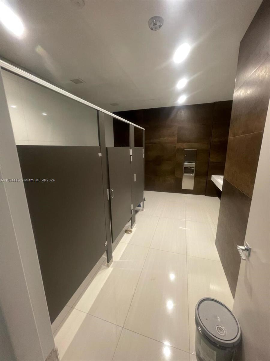 1006 E Hallandale Beach Blvd 4-206, Hallandale Bea, Hallandale Beach, Florida 33009, ,Commercial Sale,For Sale,1006 E Hallandale Beach Blvd 4-206, Hallandale Bea,A11534449