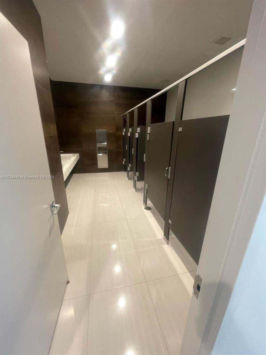 1006 E Hallandale Beach Blvd 4-206, Hallandale Bea, Hallandale Beach, Florida 33009, ,Commercial Sale,For Sale,1006 E Hallandale Beach Blvd 4-206, Hallandale Bea,A11534449