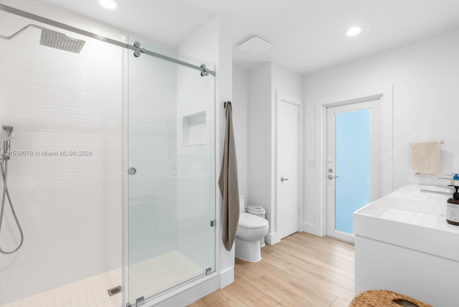 7281 SW 135th Ter, Pinecrest, Florida 33156, Pinecrest, Florida 33156, 4 Bedrooms Bedrooms, ,3 BathroomsBathrooms,Residential Lease,For Rent,7281 SW 135th Ter, Pinecrest, Florida 33156,A11538078