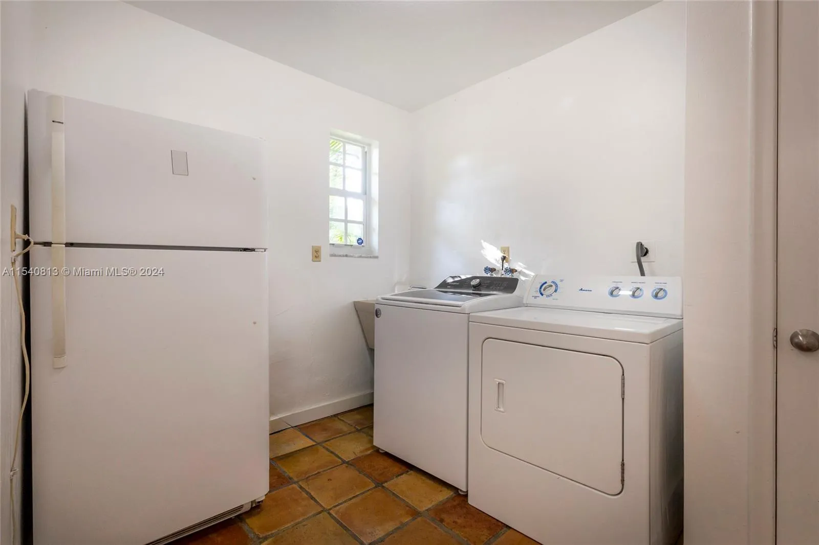 10130 Sw 70th Ave, Pinecrest, Florida 33156, Pinecrest, Florida 33156, 4 Bedrooms Bedrooms, ,2 BathroomsBathrooms,Residential Lease,For Rent,10130 Sw 70th Ave, Pinecrest, Florida 33156,A11540813