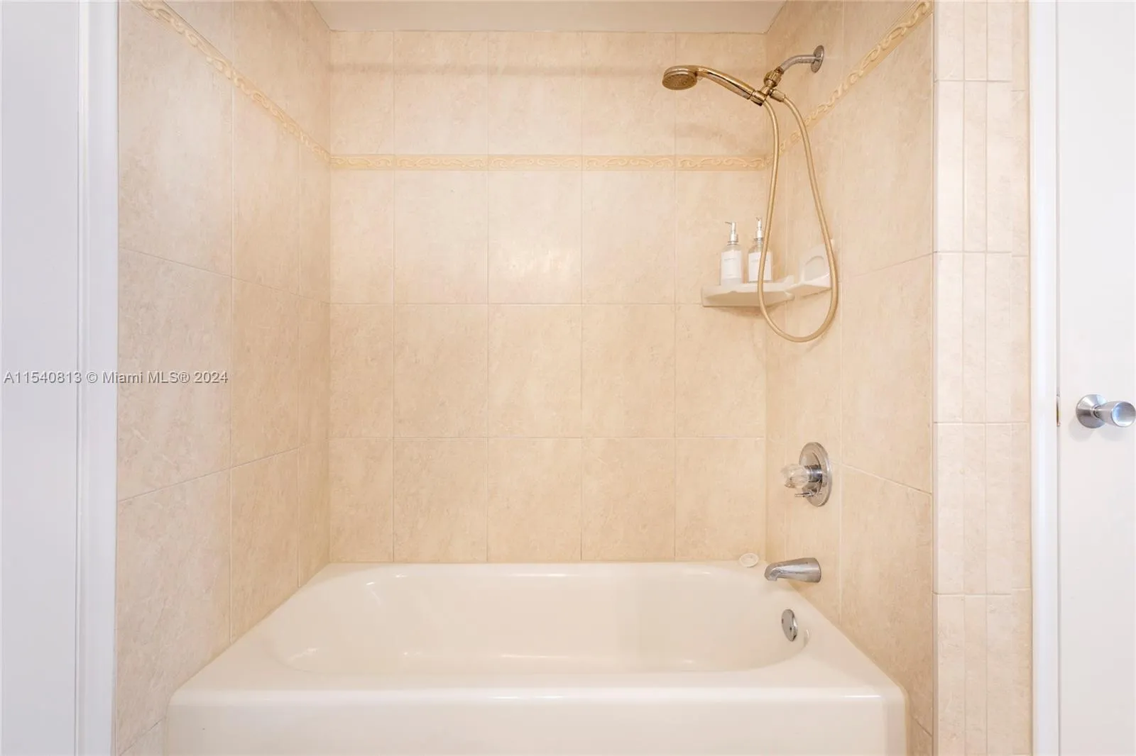 10130 Sw 70th Ave, Pinecrest, Florida 33156, Pinecrest, Florida 33156, 4 Bedrooms Bedrooms, ,2 BathroomsBathrooms,Residential Lease,For Rent,10130 Sw 70th Ave, Pinecrest, Florida 33156,A11540813