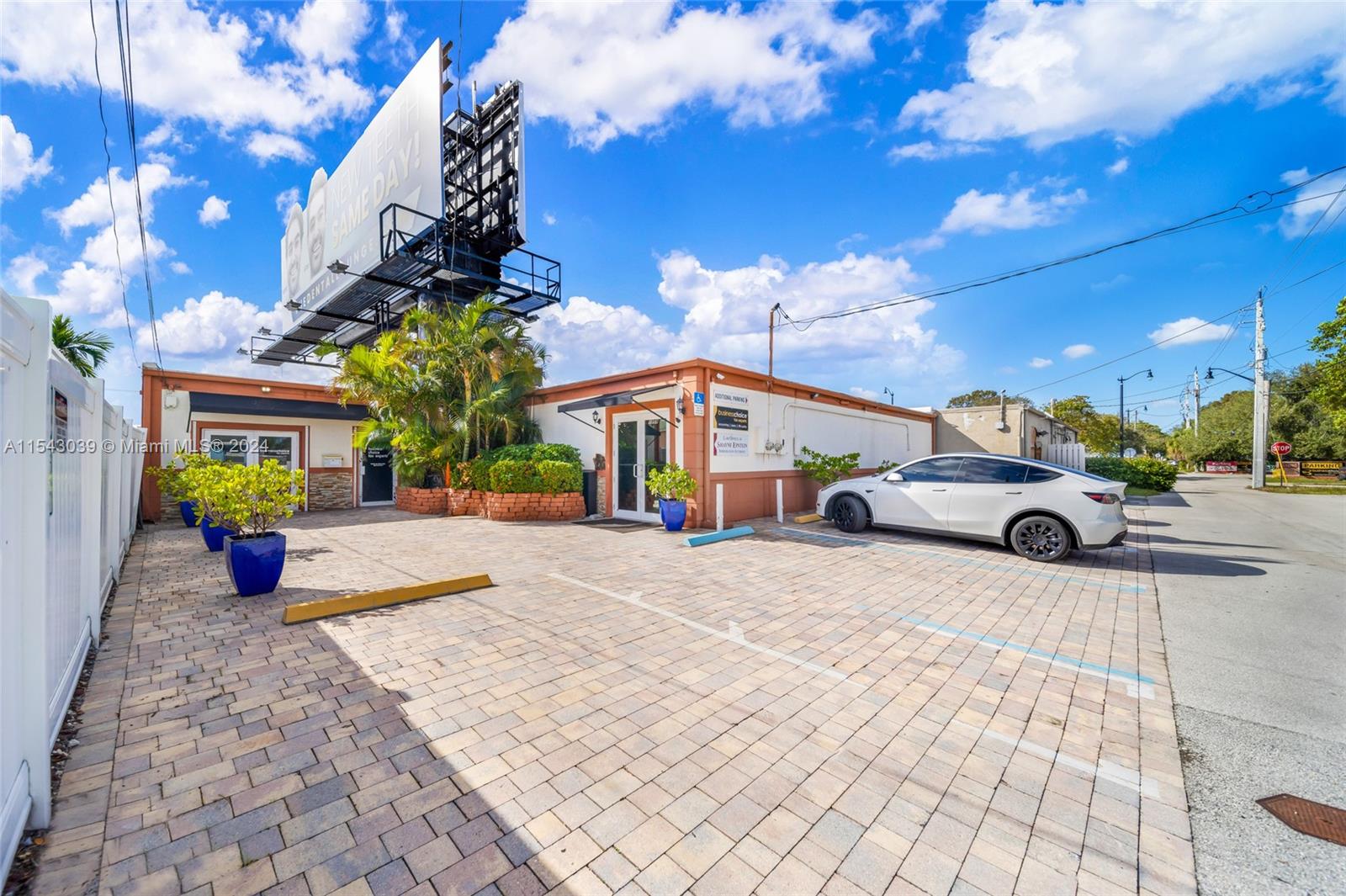 1369 E Sample Rd, Pompano Beach, Florida 33064, Pompano Beach, Florida 33064, ,Commercial Lease,For Rent,1369 E Sample Rd, Pompano Beach, Florida 33064,A11543039