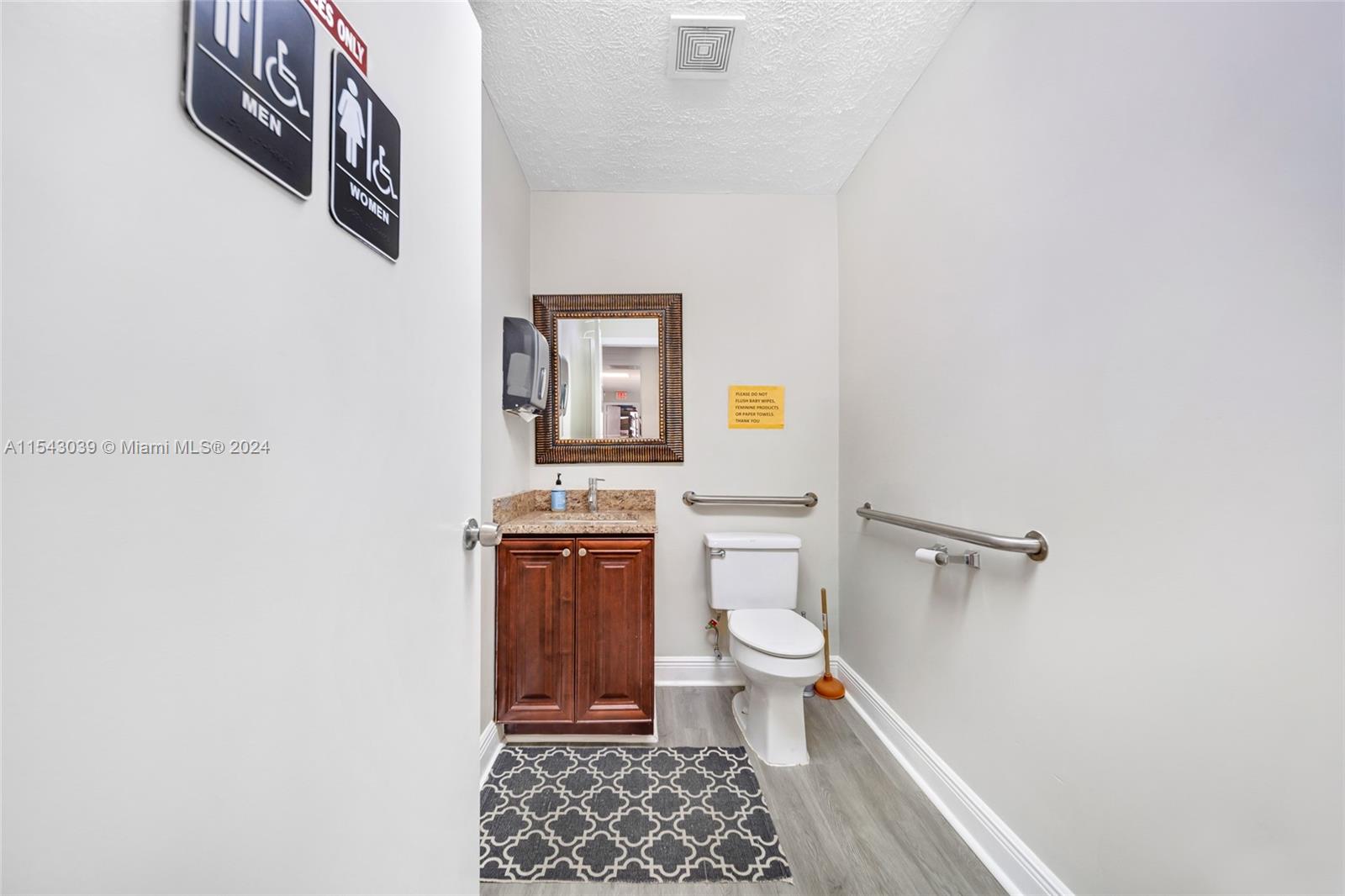 1369 E Sample Rd, Pompano Beach, Florida 33064, Pompano Beach, Florida 33064, ,Commercial Lease,For Rent,1369 E Sample Rd, Pompano Beach, Florida 33064,A11543039