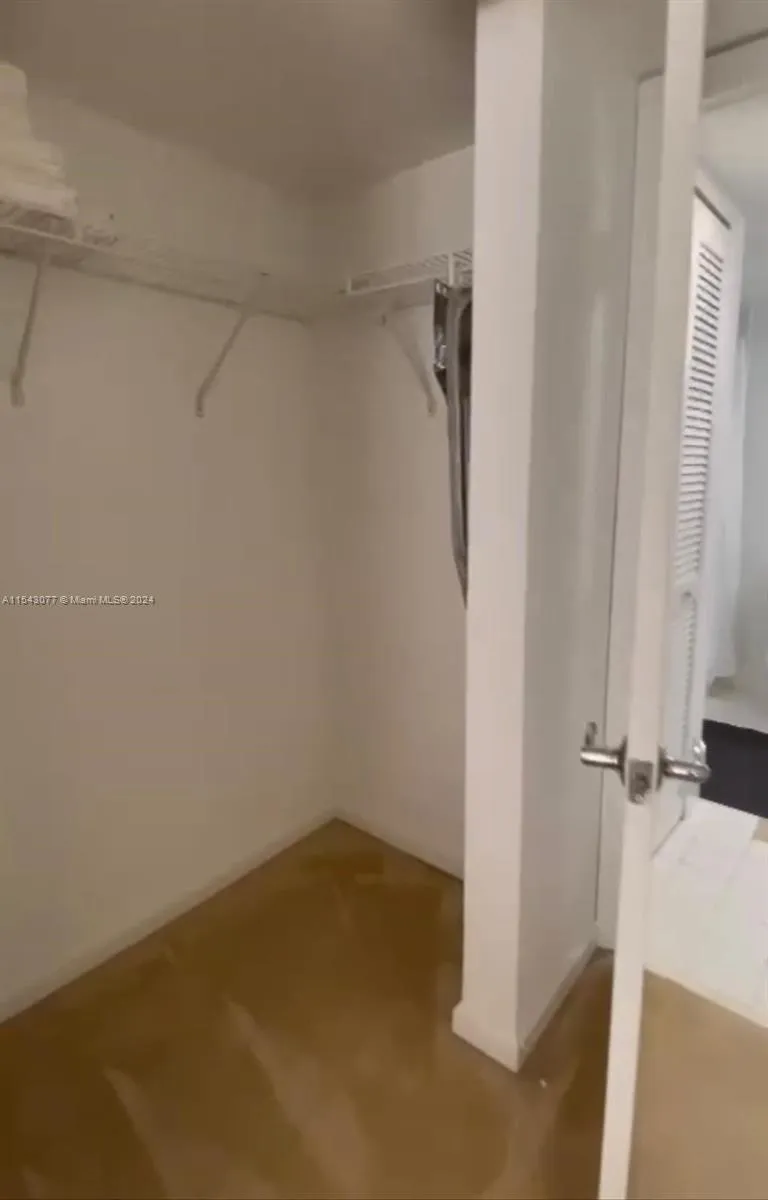 1200 Brickell Bay Dr 3119, Miami, Florida 33131, Miami, Florida 33131, 1 Bedroom Bedrooms, ,1 BathroomBathrooms,Residential,For Sale,1200 Brickell Bay Dr 3119, Miami, Florida 33131,A11543077