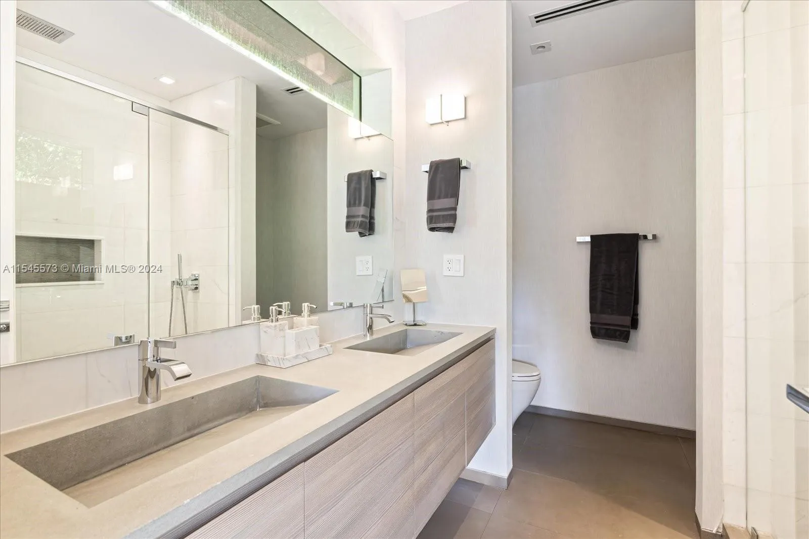 401 E Rivo Alto Dr, Miami Beach, Florida 33139, Miami Beach, Florida 33139, 8 Bedrooms Bedrooms, ,7 BathroomsBathrooms,Residential,For Sale,401 E Rivo Alto Dr, Miami Beach, Florida 33139,A11545573