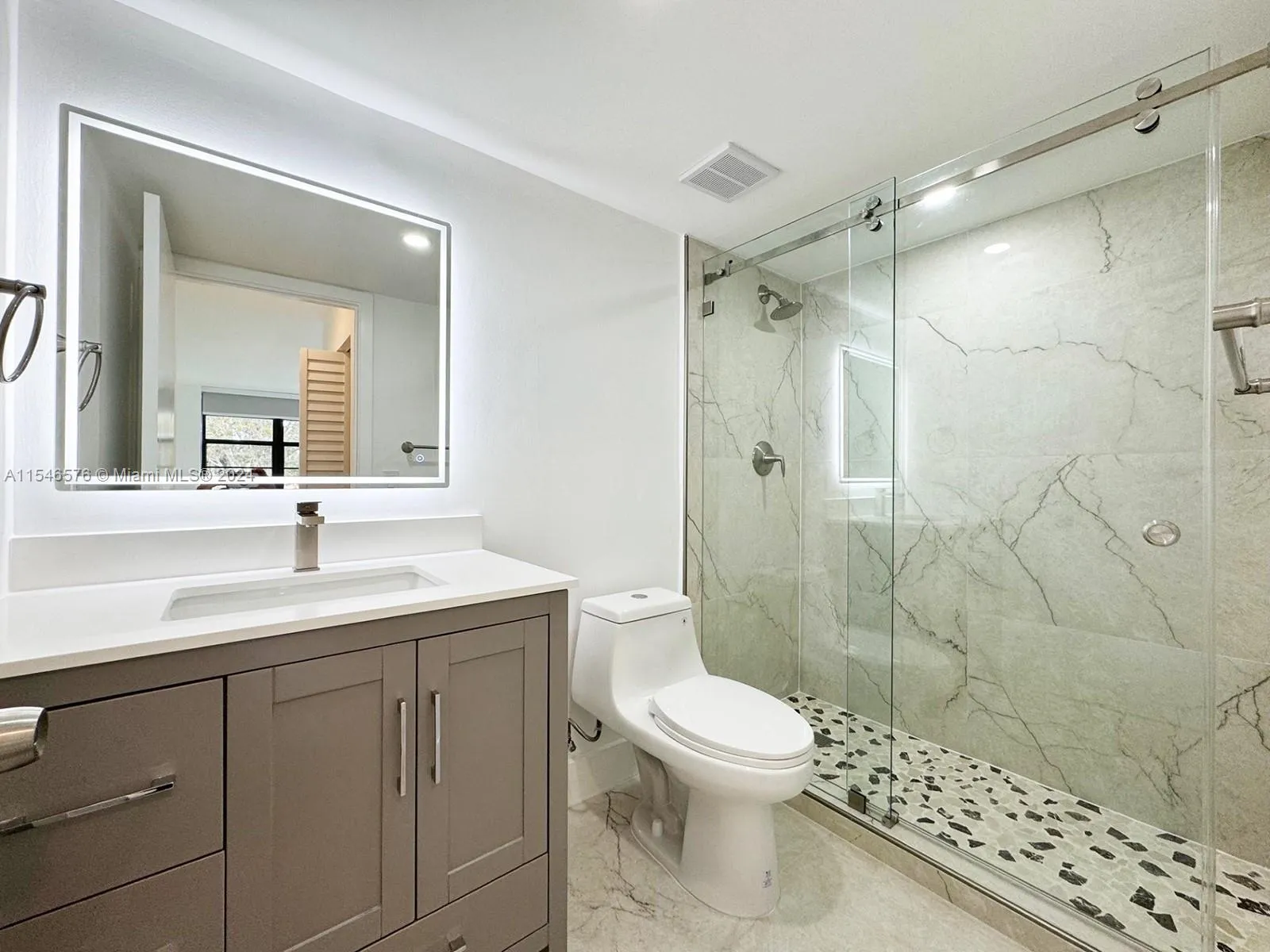 13000 SW 92nd Ave B212, Miami, Florida 33176, Miami, Florida 33176, 2 Bedrooms Bedrooms, ,2 BathroomsBathrooms,Residential Lease,For Rent,13000 SW 92nd Ave B212, Miami, Florida 33176,A11546576
