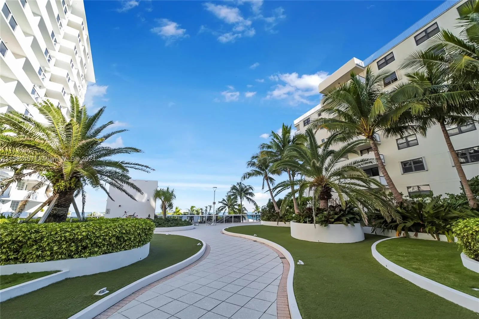 100 Lincoln Rd 605, Miami Beach, Florida 33139, Miami Beach, Florida 33139, ,1 BathroomBathrooms,Residential Lease,For Rent,100 Lincoln Rd 605, Miami Beach, Florida 33139,A11552457