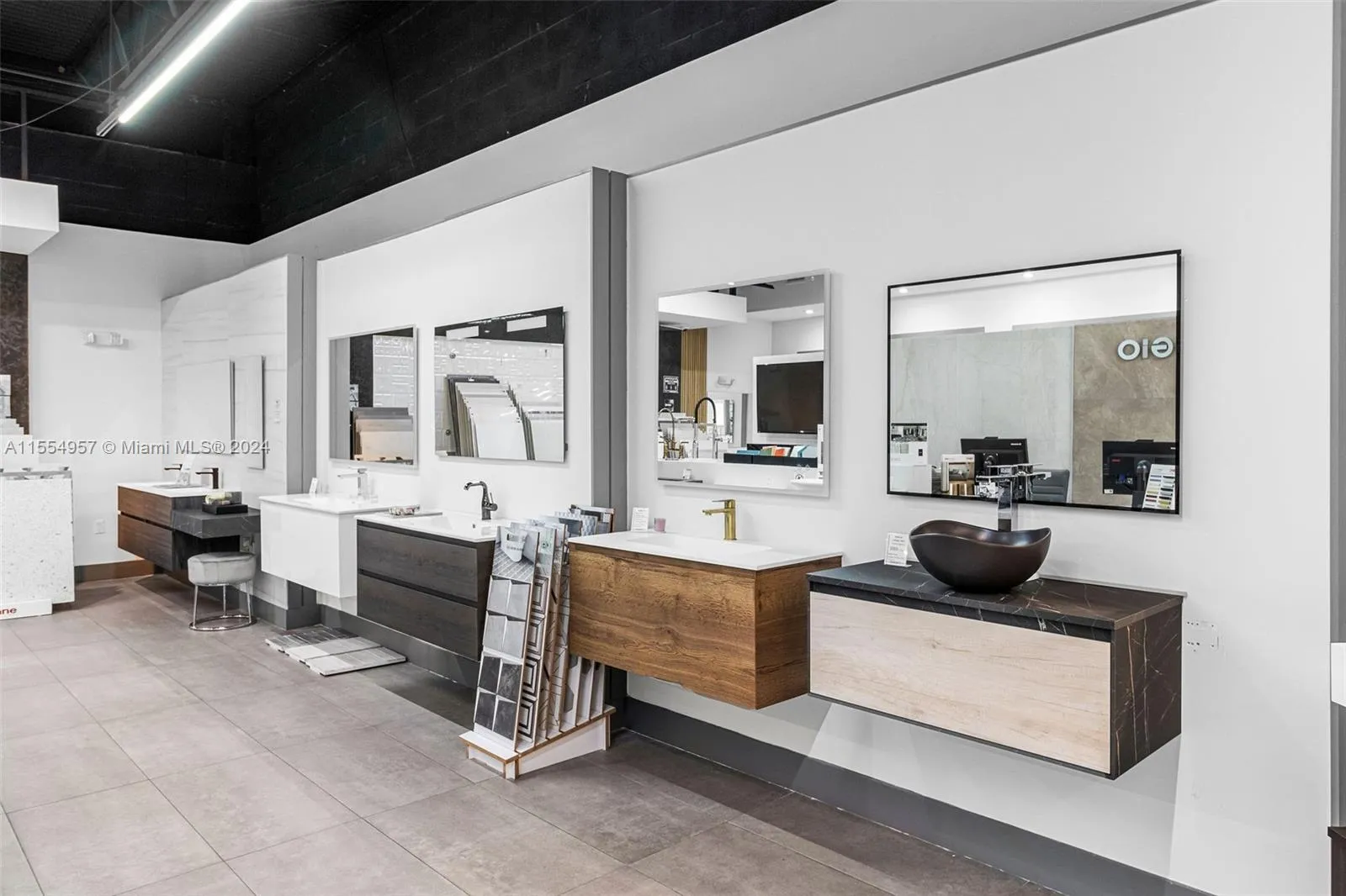 Bath Vanities/Accessories And Flooring, Doral, Fl, Doral, Florida 33122, ,Business Opportunity,For Sale, Bath Vanities/Accessories And Flooring, Doral, Fl,A11554957