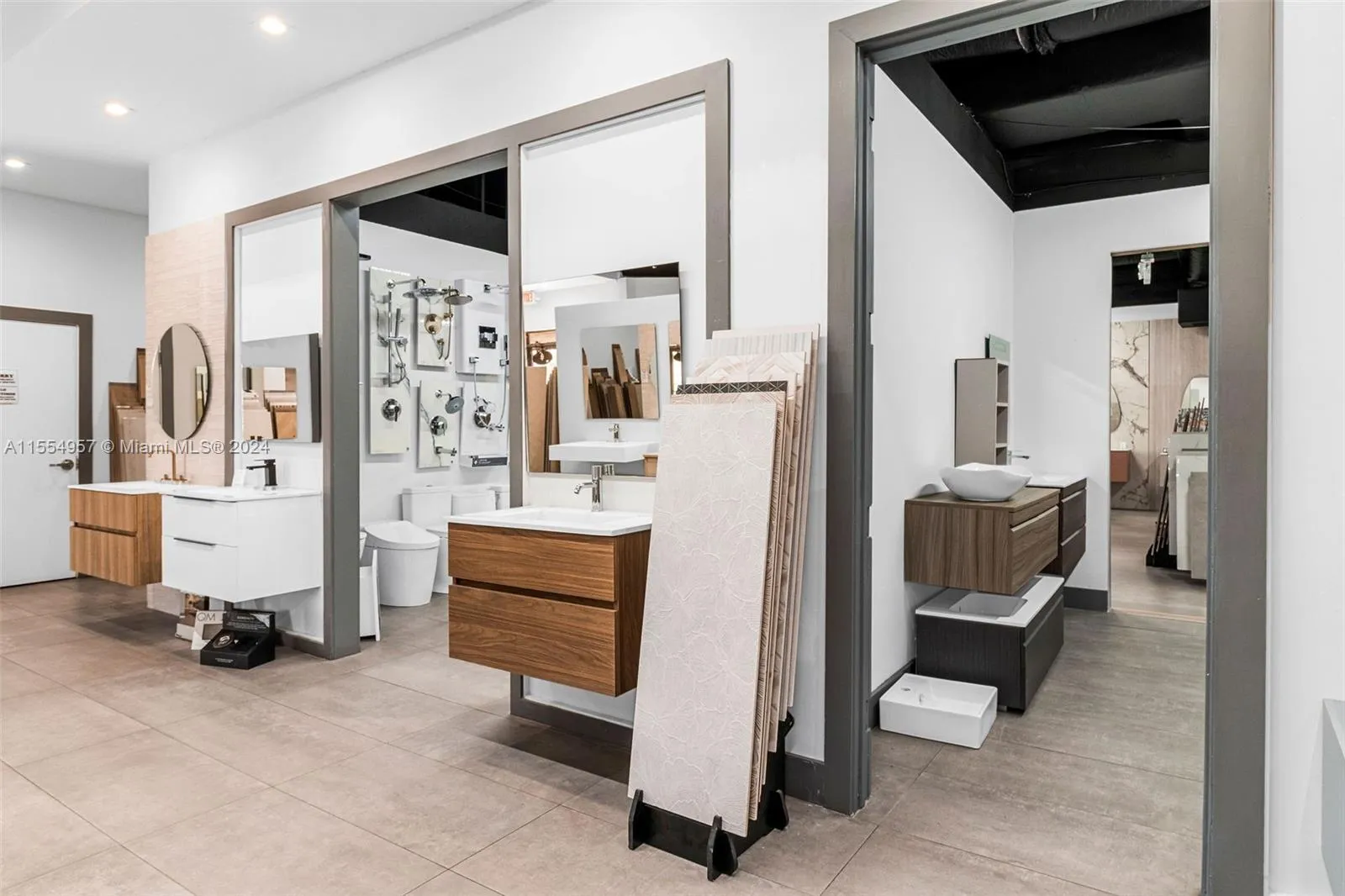 Bath Vanities/Accessories And Flooring, Doral, Fl, Doral, Florida 33122, ,Business Opportunity,For Sale, Bath Vanities/Accessories And Flooring, Doral, Fl,A11554957