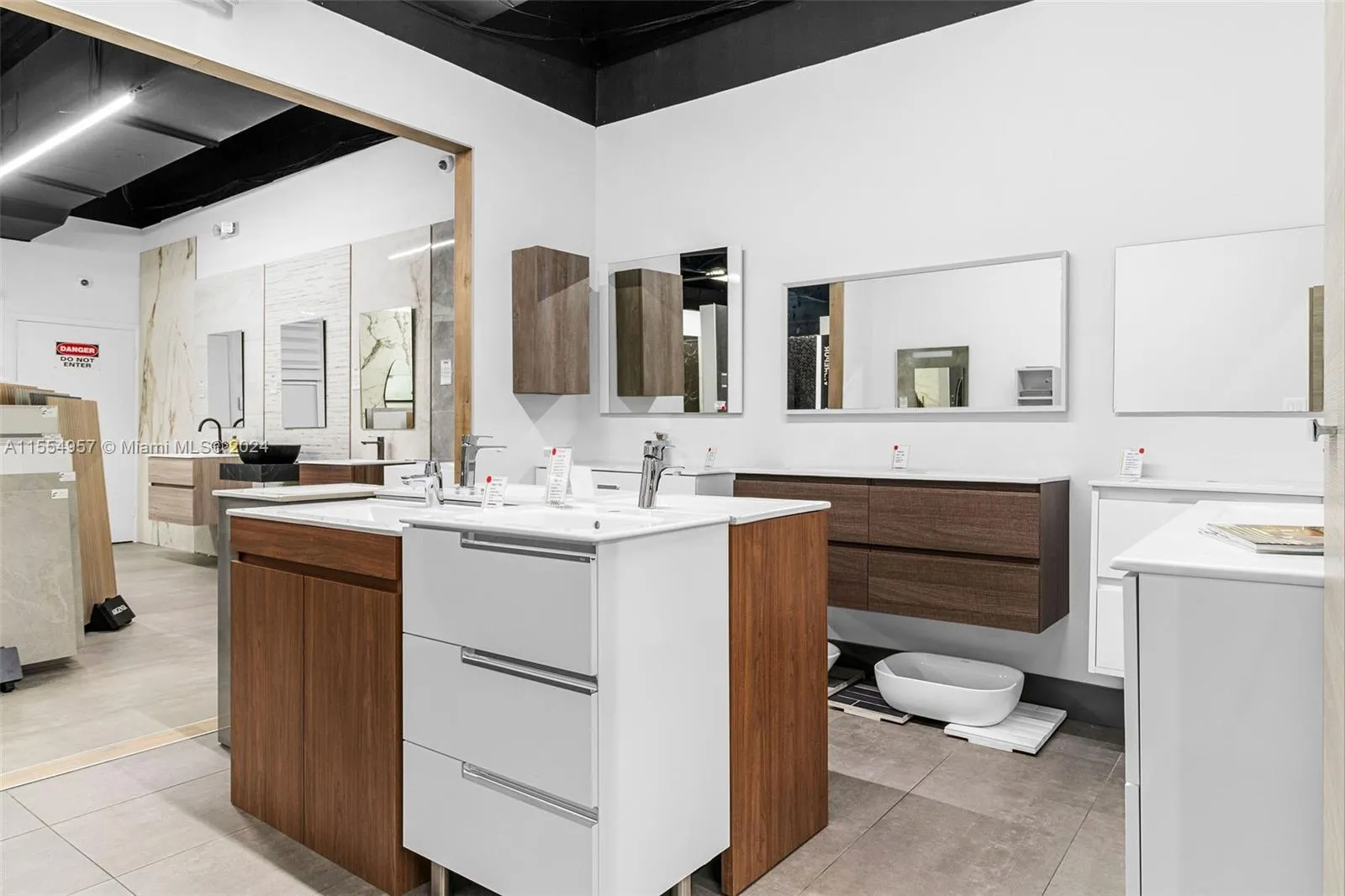 Bath Vanities/Accessories And Flooring, Doral, Fl, Doral, Florida 33122, ,Business Opportunity,For Sale, Bath Vanities/Accessories And Flooring, Doral, Fl,A11554957