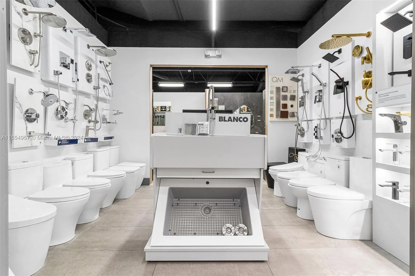 Bath Vanities/Accessories And Flooring, Doral, Fl, Doral, Florida 33122, ,Business Opportunity,For Sale, Bath Vanities/Accessories And Flooring, Doral, Fl,A11554957