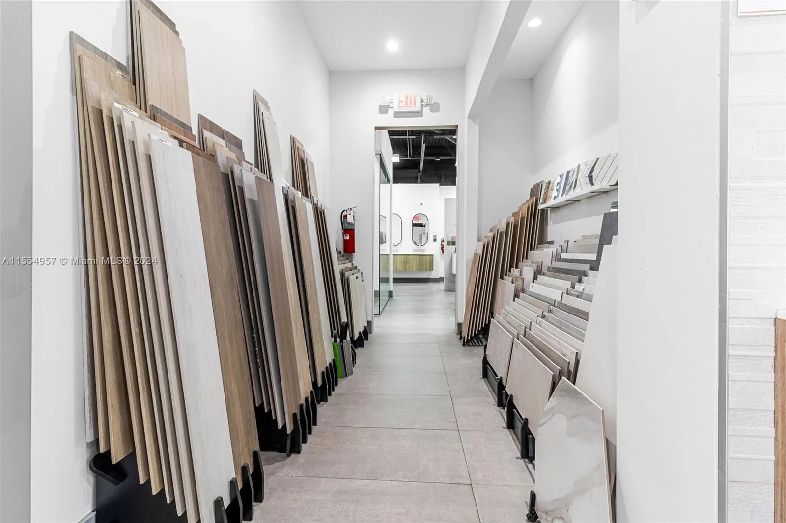 Bath Vanities/Accessories And Flooring, Doral, Fl, Doral, Florida 33122, ,Business Opportunity,For Sale, Bath Vanities/Accessories And Flooring, Doral, Fl,A11554957