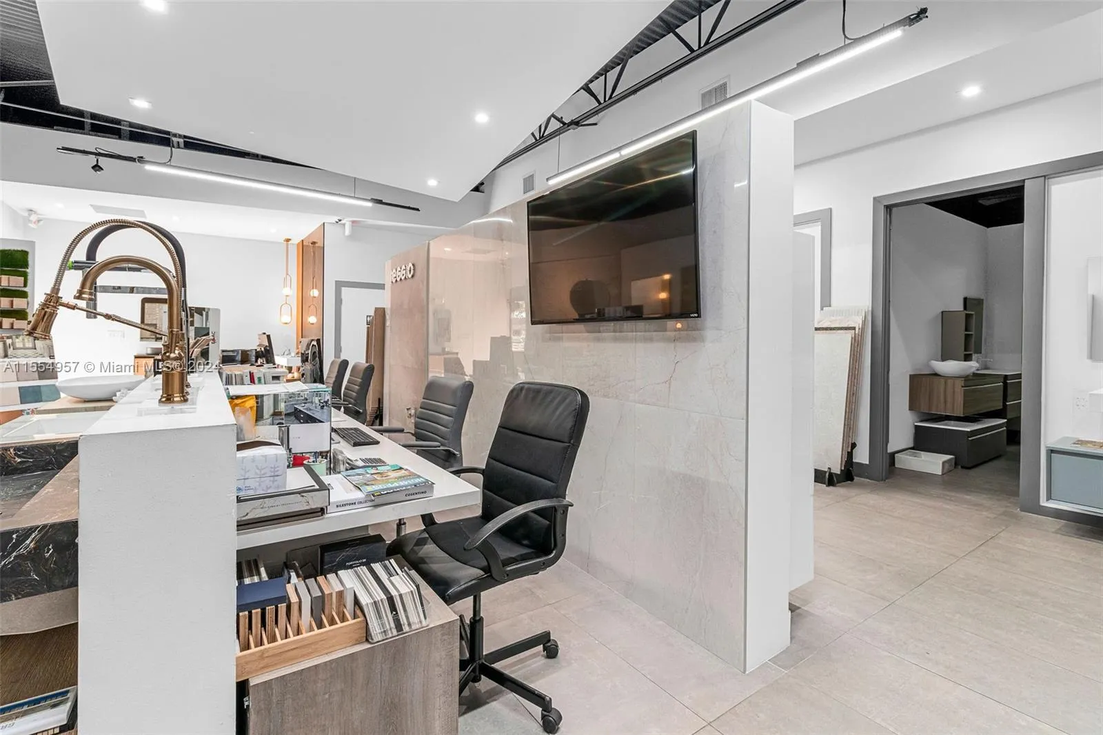 Bath Vanities/Accessories And Flooring, Doral, Fl, Doral, Florida 33122, ,Business Opportunity,For Sale, Bath Vanities/Accessories And Flooring, Doral, Fl,A11554957