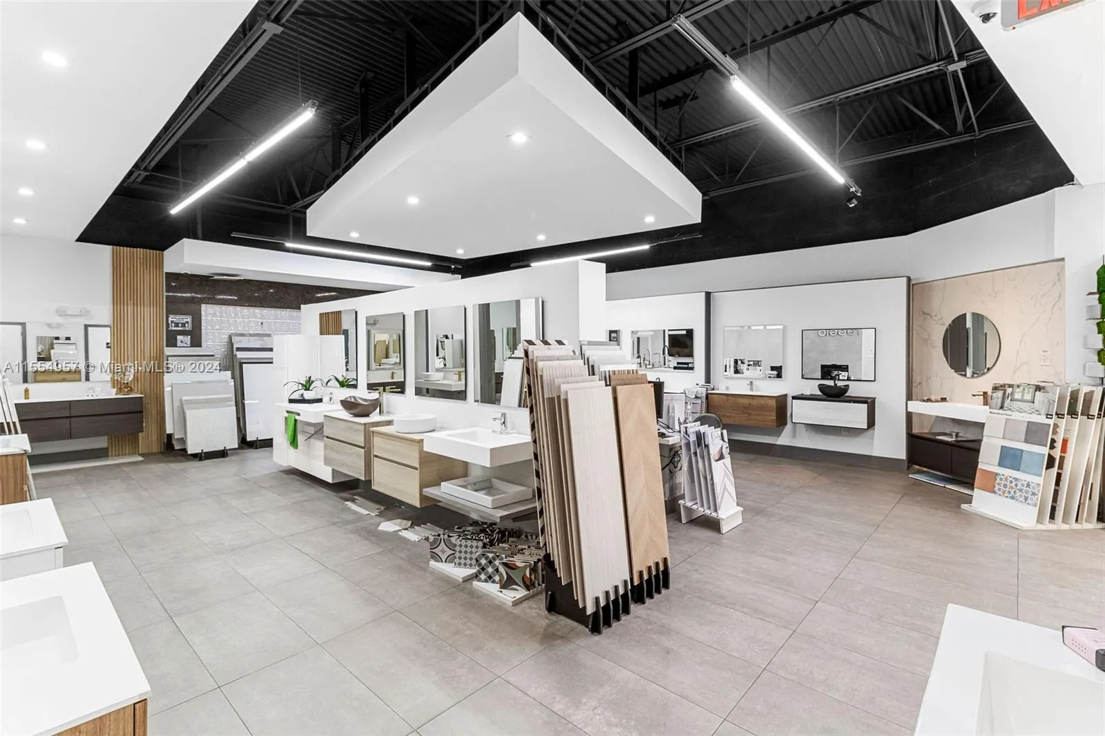 Bath Vanities/Accessories And Flooring, Doral, Fl, Doral, Florida 33122, ,Business Opportunity,For Sale, Bath Vanities/Accessories And Flooring, Doral, Fl,A11554957