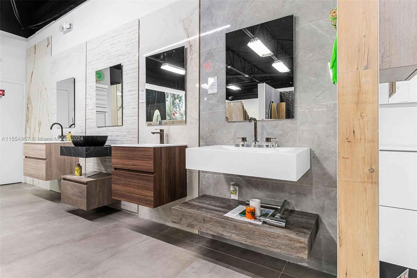 Bath Vanities/Accessories And Flooring, Doral, Fl, Doral, Florida 33122, ,Business Opportunity,For Sale, Bath Vanities/Accessories And Flooring, Doral, Fl,A11554957
