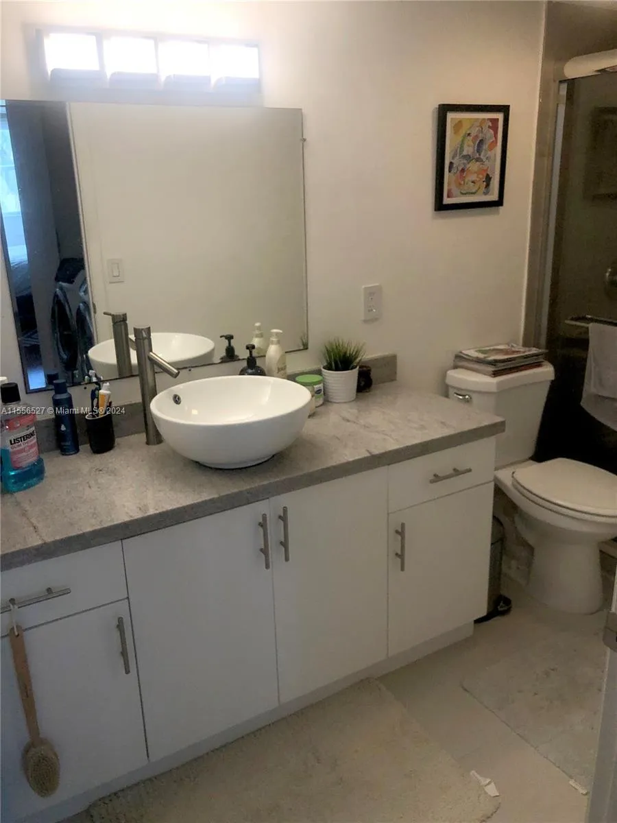 8255 Lake Dr 204, Doral, Florida 33166, Doral, Florida 33166, 1 Bedroom Bedrooms, ,1 BathroomBathrooms,Residential,For Sale,8255 Lake Dr 204, Doral, Florida 33166,A11556527
