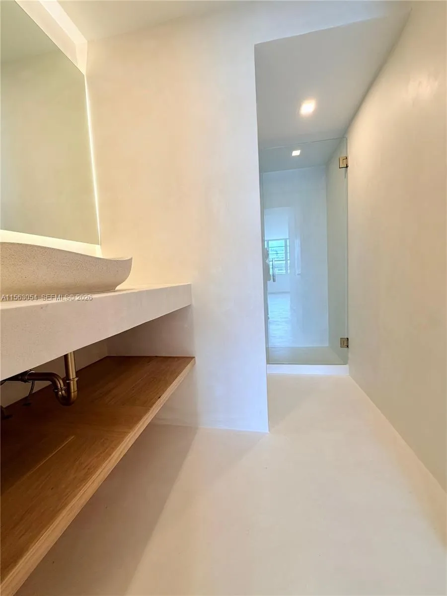 100 Lincoln Rd 1241, Miami Beach, Florida 33139, Miami Beach, Florida 33139, 2 Bedrooms Bedrooms, ,2 BathroomsBathrooms,Residential Lease,For Rent,100 Lincoln Rd 1241, Miami Beach, Florida 33139,A11563054