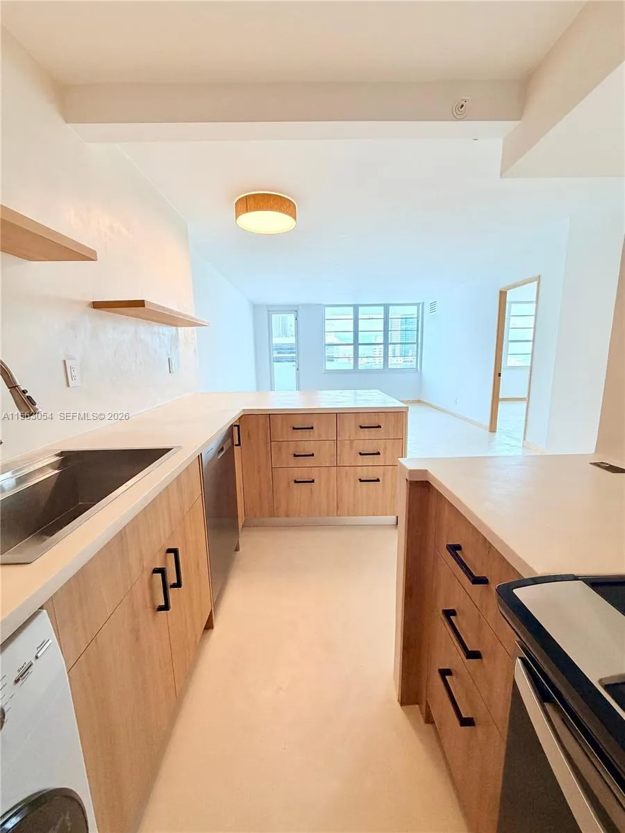 100 Lincoln Rd 1241, Miami Beach, Florida 33139, Miami Beach, Florida 33139, 2 Bedrooms Bedrooms, ,2 BathroomsBathrooms,Residential Lease,For Rent,100 Lincoln Rd 1241, Miami Beach, Florida 33139,A11563054