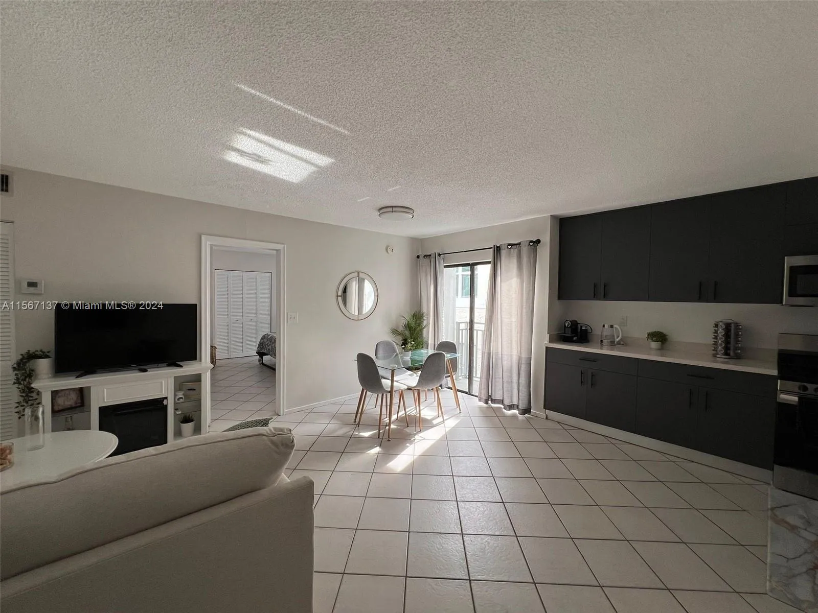 753 Michigan Ave 3c, Miami Beach, Florida 33139, Miami Beach, Florida 33139, 1 Bedroom Bedrooms, ,1 BathroomBathrooms,Residential Lease,For Rent,753 Michigan Ave 3c, Miami Beach, Florida 33139,A11567137